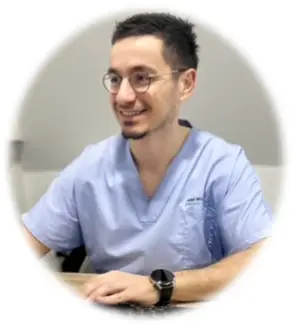 Julien Beligat, pédicure-podologue, au cabinet d’Armentières.